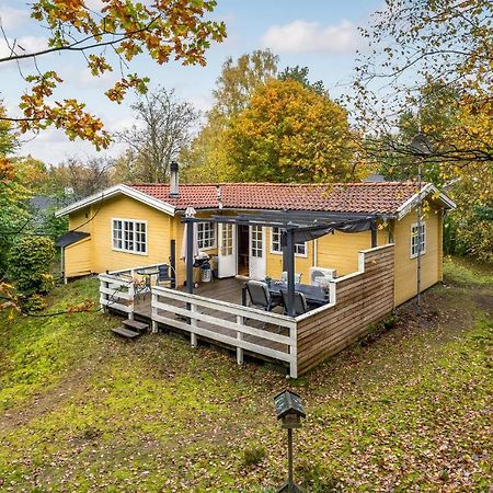 3 Bedroom Cozy Home In Børkop Extérieur photo