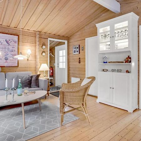3 Bedroom Cozy Home In Børkop Extérieur photo