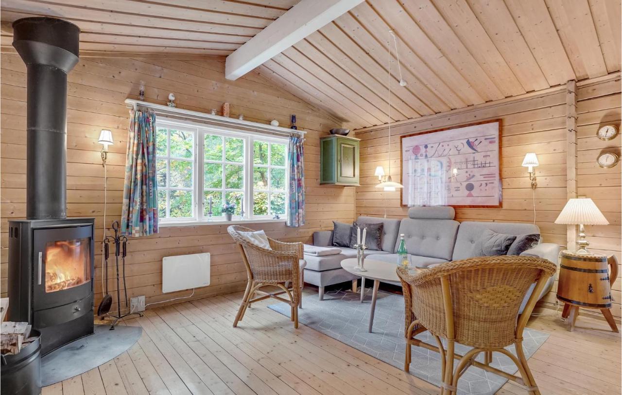 3 Bedroom Cozy Home In Børkop Extérieur photo