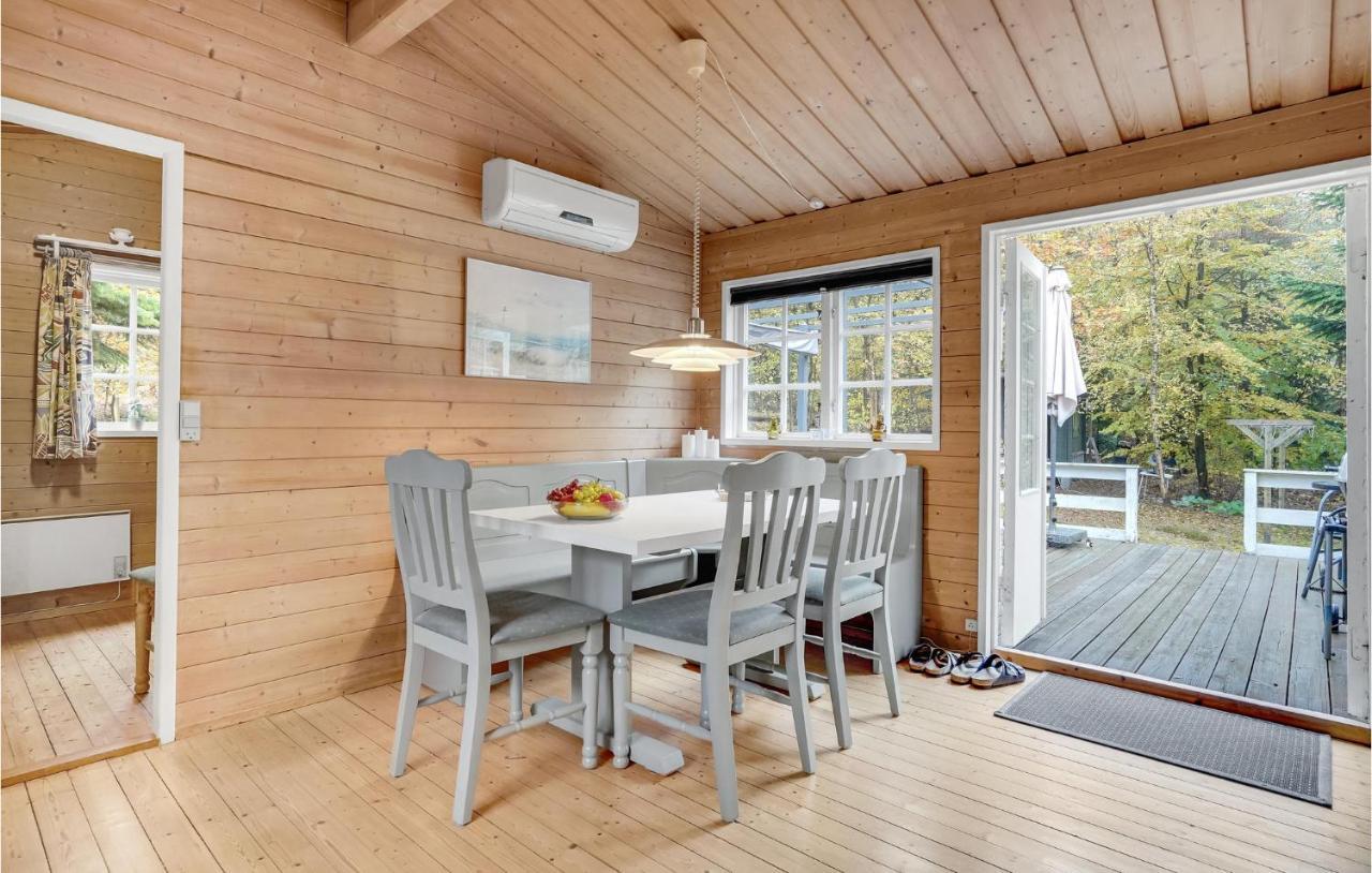 3 Bedroom Cozy Home In Børkop Extérieur photo