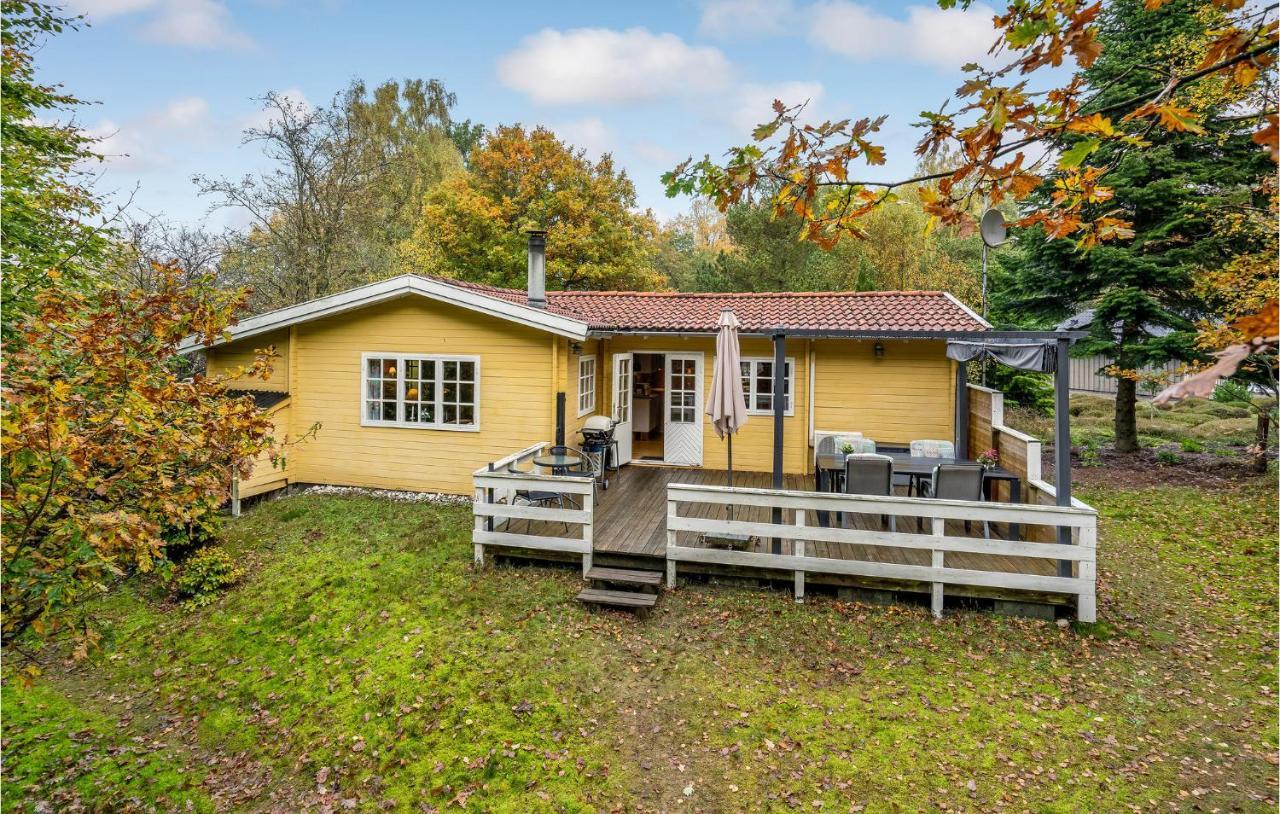 3 Bedroom Cozy Home In Børkop Extérieur photo